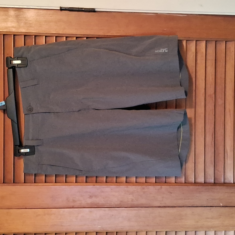 Eddie Bauer men's size 30 gray shorts